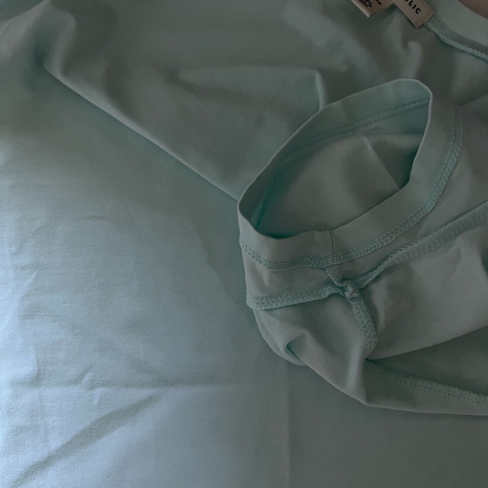 Banana Republic women’s t shirt with stretch - Picture 5 of 6
